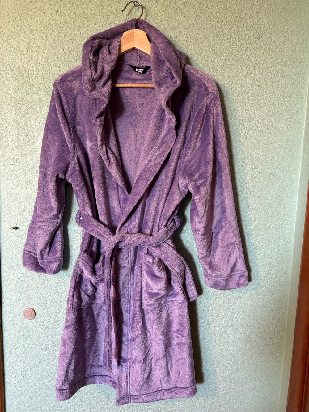 Lands’ End Girls Cozy Purple Hooded Plush Robe Size Large 14/16 Like New